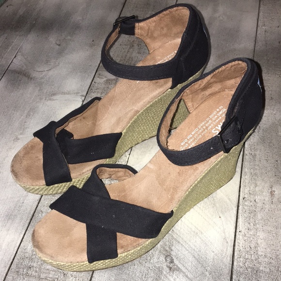 TOM’s Strappy Wedges - Picture 3 of 10